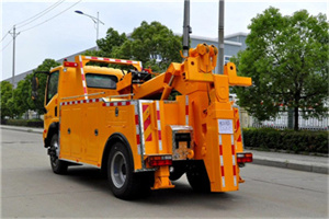 山城区高速路拖车费